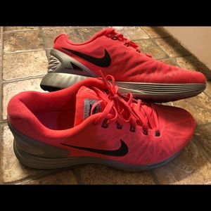 Women’s Nike Tennis Shoes